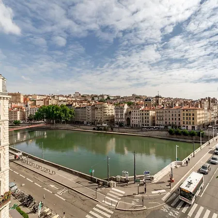 Authentic With An Exceptional View Ail Apartamento Lyon